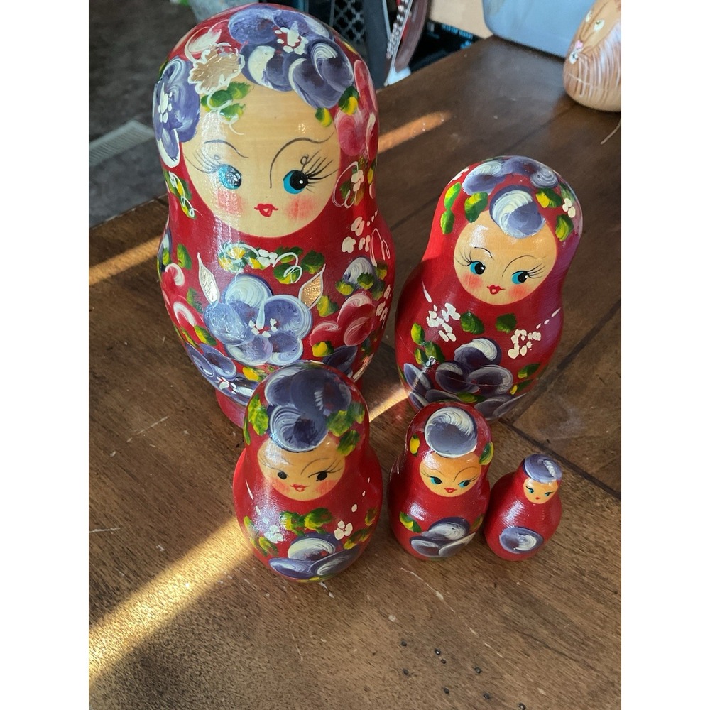 Russian Nesting Hand Painted Wooden Dolls Set 5 Pieces